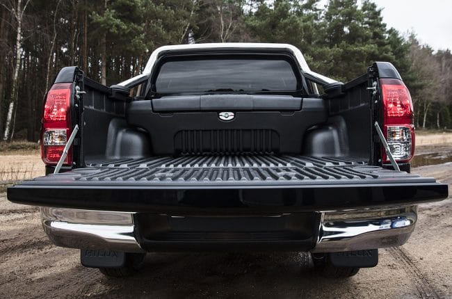 Hilux Invincible 50 Chrome