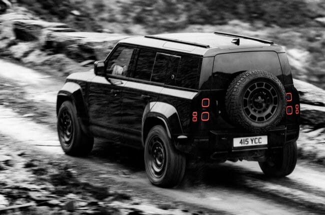 Land Rover Defender OCTA Black
