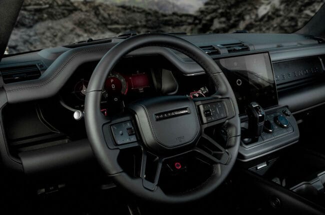 Land Rover Defender OCTA Black
