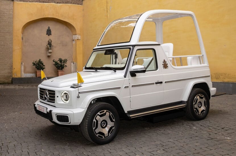 Mercedes-Benz Clase G580 Papamóvil